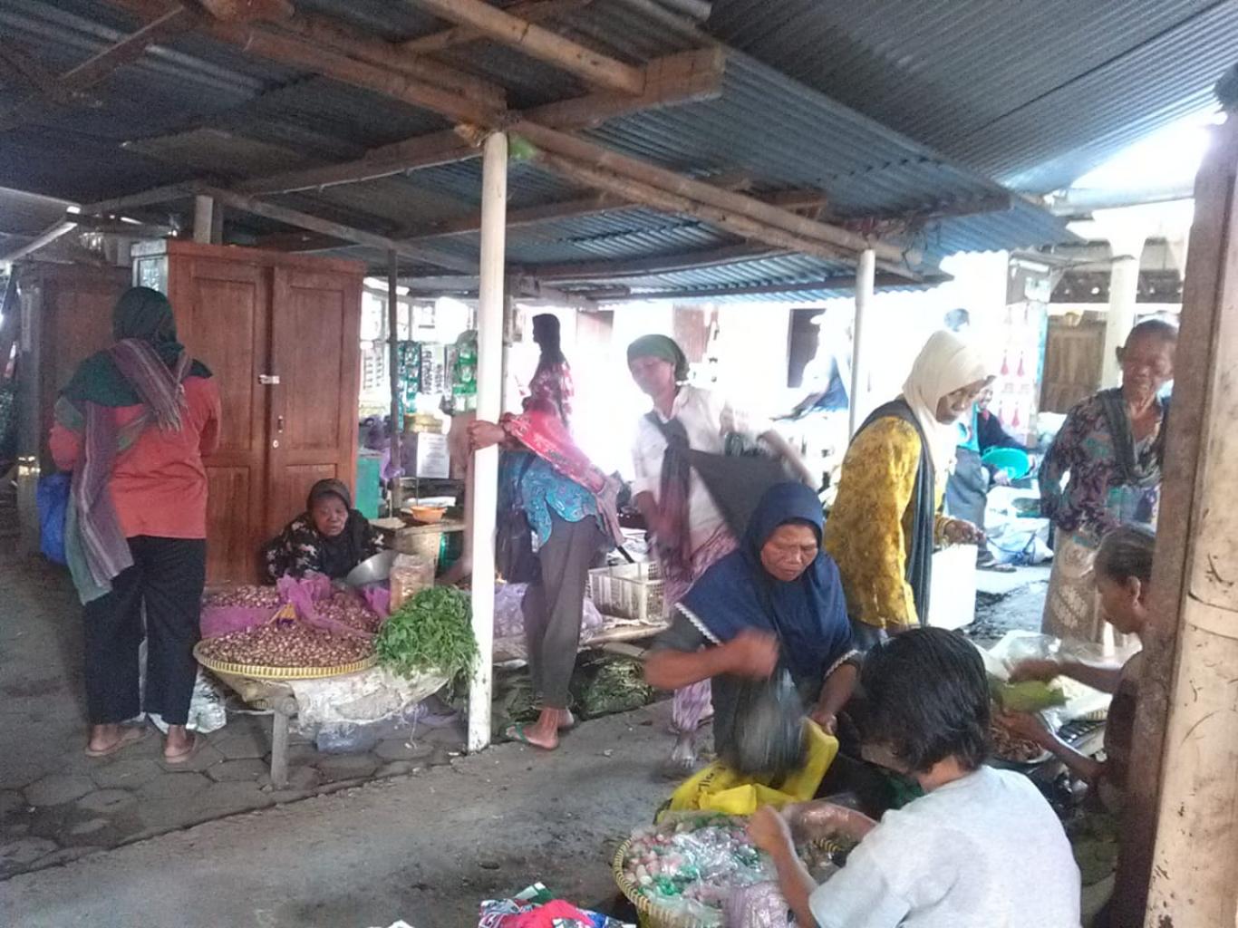 SITUASI PASAR TRADISIONAL PUNDONG SETELAH ADANYA VIRUS CORONA